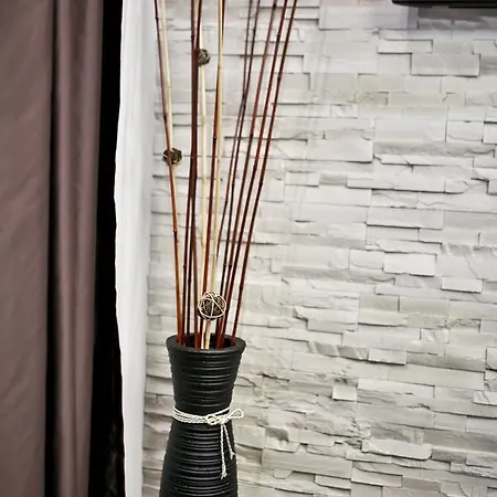 Relax 1&2 * וארנה